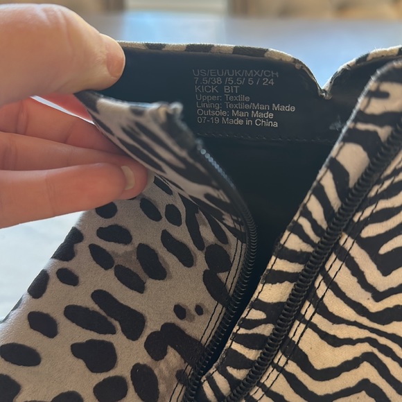 Kenneth Cole Reaction Mix Animal Print Kick Bit Booties - Picture 8 of 10